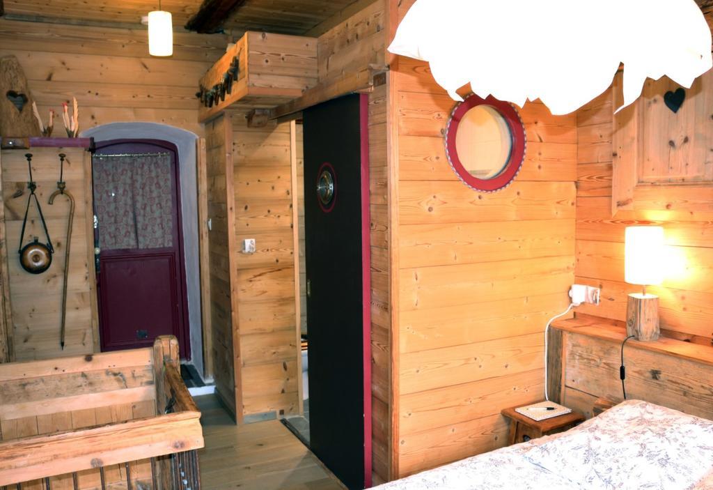 Chalet Bois D'Antan Bed & Breakfast Sainte-Foy-Tarentaise Exterior photo